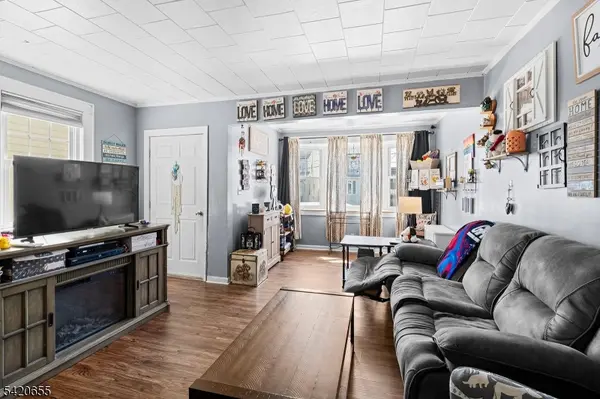 25 Shepherd Pl, Kearny Town, NJ 07032