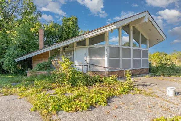 2704 Ruckle ST, Saginaw, MI 48601