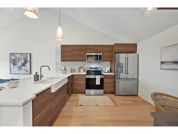 5250 S LANDING DR #310, Portland, OR 97239