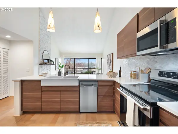 5250 S LANDING DR #310, Portland, OR 97239