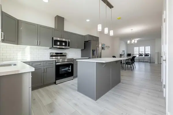 705 Clearview GN, Chestermere, AB T2P 2G7