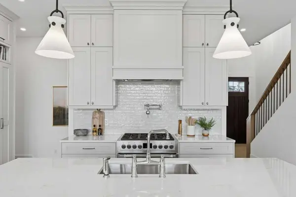 136 Creekstone HL SW, Calgary, AB T2X 5G6