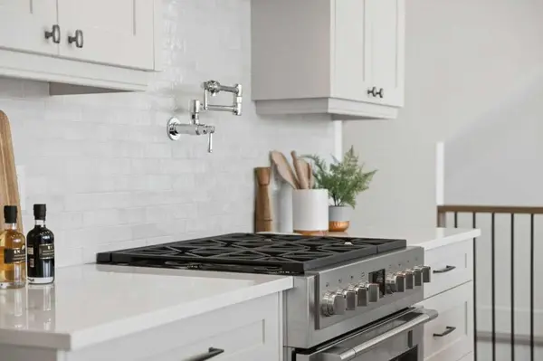 136 Creekstone HL SW, Calgary, AB T2X 5G6