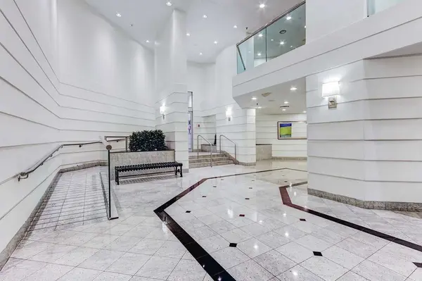 717 Bay ST #1907, Toronto C01, ON M5G 2J9