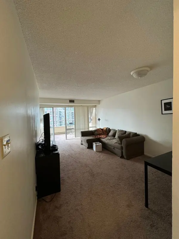 717 Bay ST #1907, Toronto C01, ON M5G 2J9