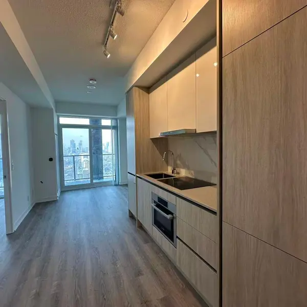 180 Front ST S #3815, Toronto C08, ON M5A 0K9