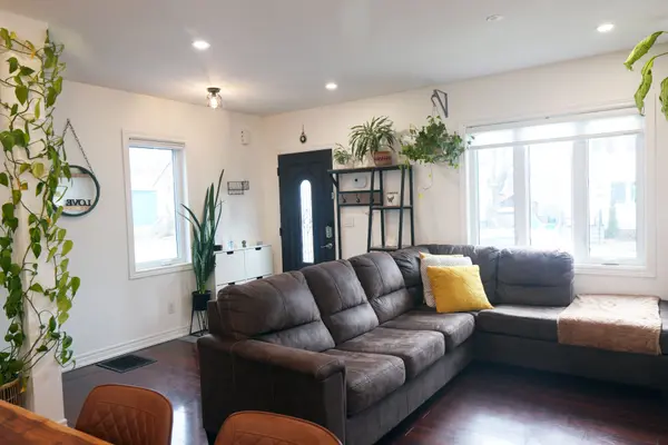 203 Court ST, Oshawa, ON L1H 4W6