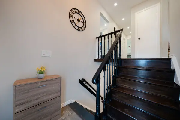 1007 Cardinal CT, Oshawa, ON L1G 6Y3