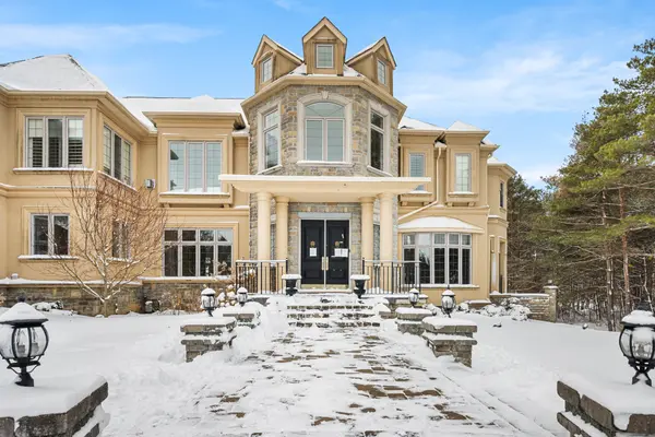 8 Elia DR, Whitchurch-stouffville, ON L4A 7X5