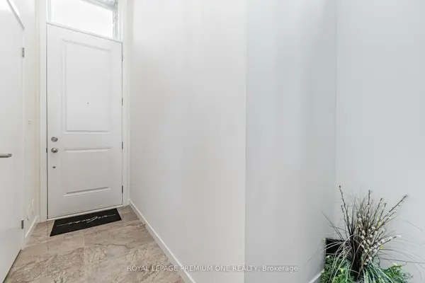 2 Seacoasts CIR, Vaughan, ON L6A 5B6