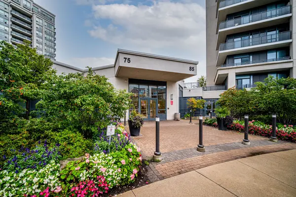 75 North Park RD #512, Vaughan, ON L4J 0H8