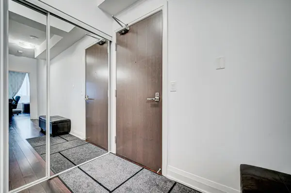 75 North Park RD #512, Vaughan, ON L4J 0H8