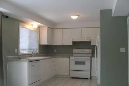 18 Madeira AVE, Vaughan, ON L6A 2Y4