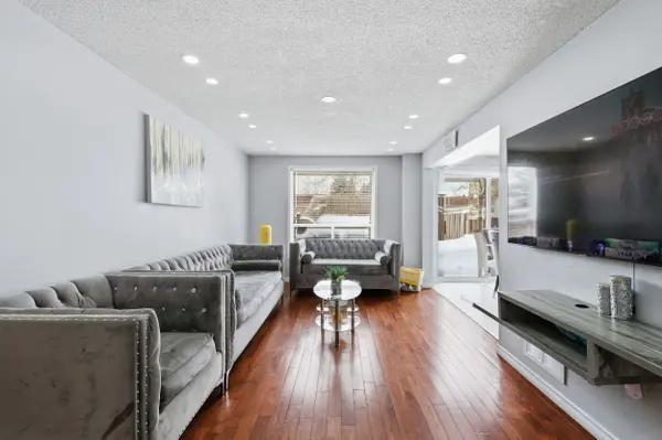 360 Dunsmore LN, Barrie, ON L4M 7B2