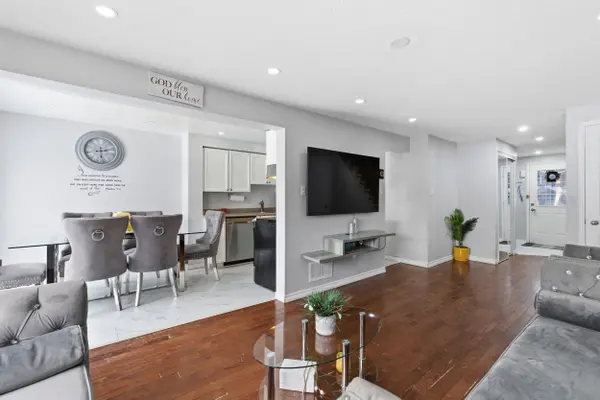 360 Dunsmore LN, Barrie, ON L4M 7B2