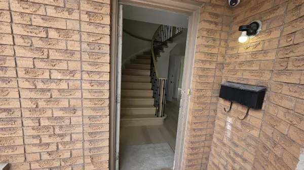 41 BLAIR CRES ##Upper, Barrie, ON L4M 5Y6