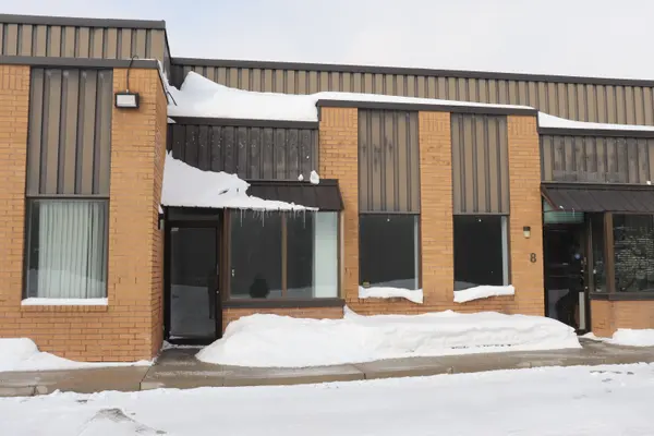 7125 Pacific CIR #9, Mississauga, ON L5T 2A5