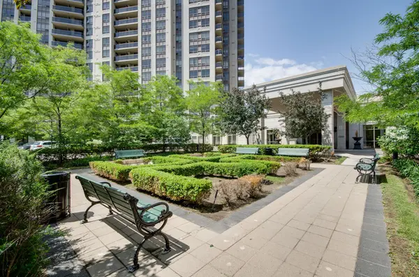 700 Humberwood BLVD #2021, Toronto W10, ON M9W 7J4