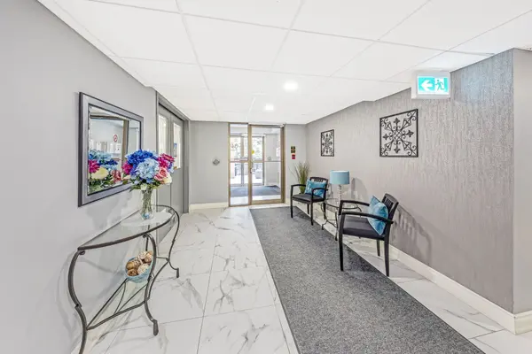 3499 Upper Middle RD #410, Burlington, ON L7M 4M7