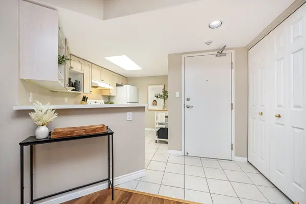 3499 Upper Middle RD #410, Burlington, ON L7M 4M7