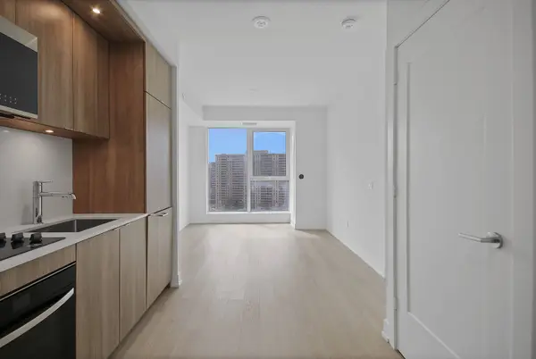 25 Cordova AVE #1406, Toronto W08, ON M9A 0E5