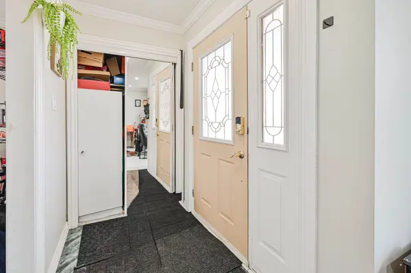 3200 Morning Star DR, Mississauga, ON L4T 1X5