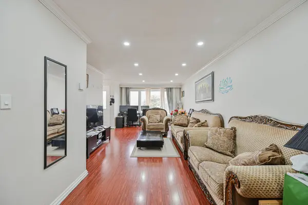 3200 Morning Star DR, Mississauga, ON L4T 1X5