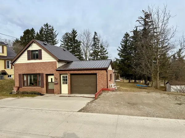 22 McGivern ST, Brockton, ON N0G 2V0