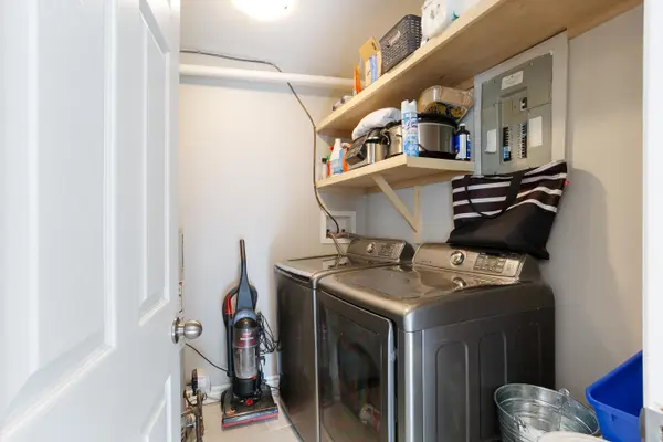 98 Haun RD, Fort Erie, ON L0S 1B0