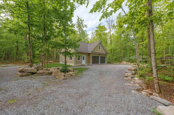 24 Ted's LN, Trent Lakes, ON K0L 1J0