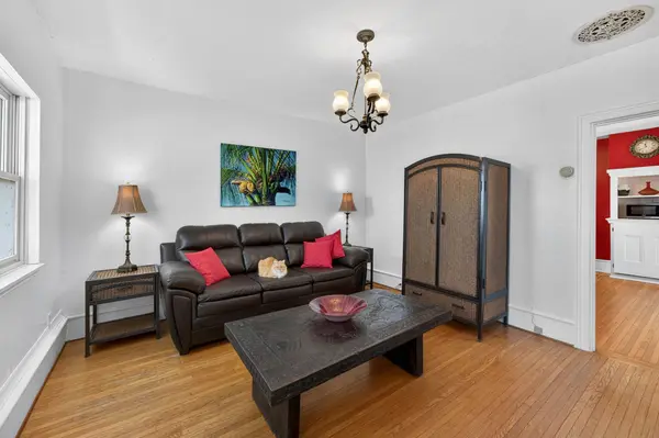 45 Main ST, Gananoque, ON K7G 2L8