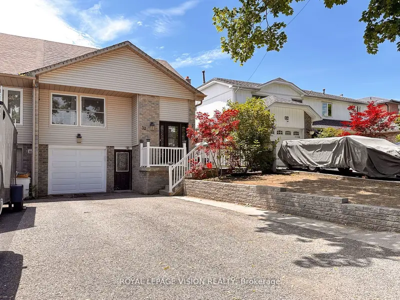 32 Goldring DR, Whitby, ON L1P 1C1