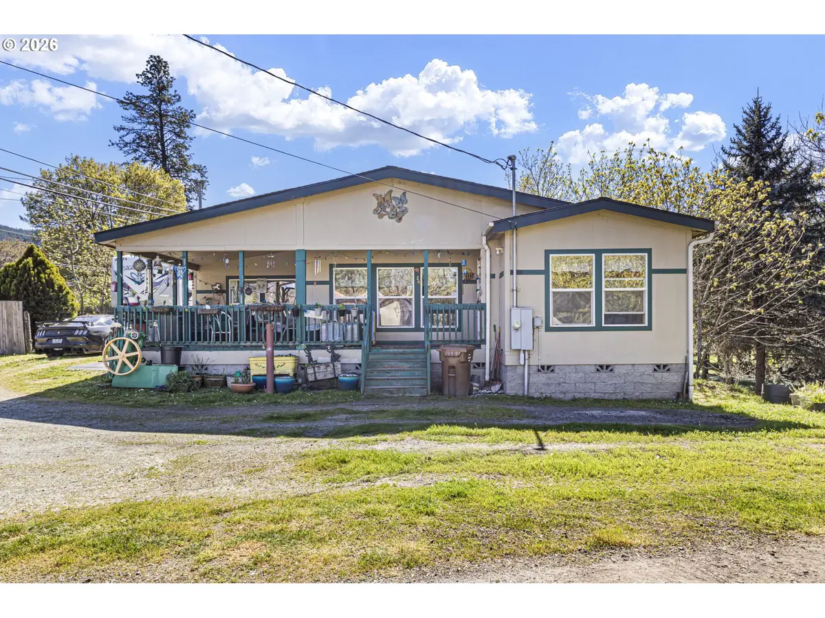 1313 N OLD PACIFIC HWY, Myrtle Creek, OR 97457