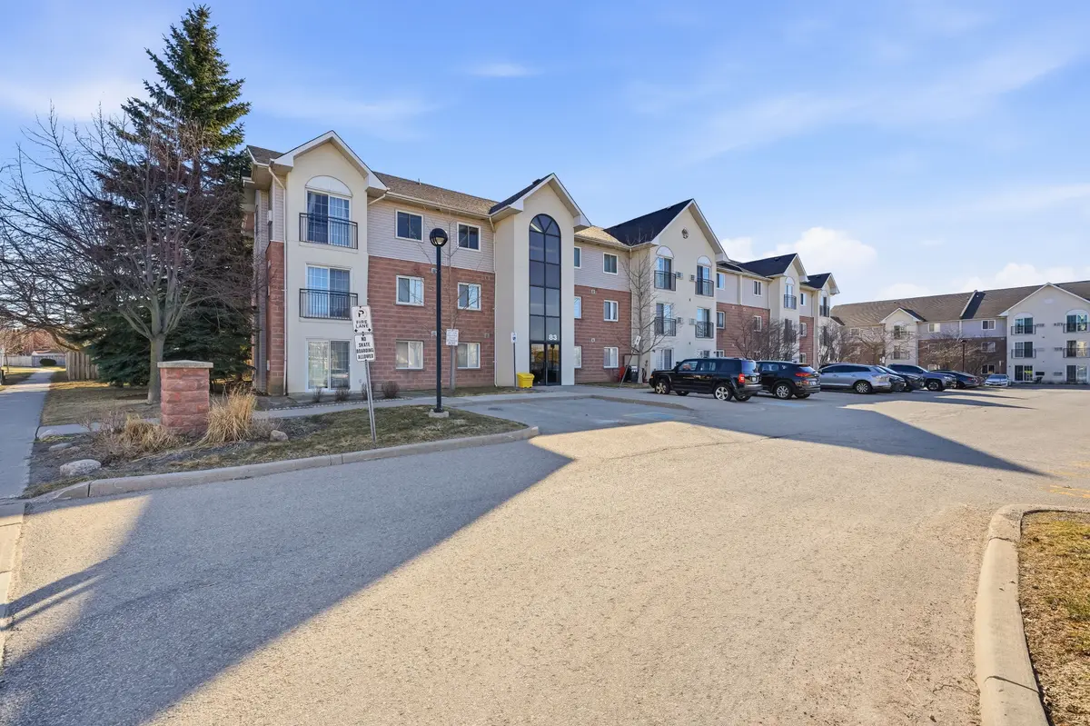 83 Aspen Springs DR #107, Clarington, ON L1C 5J7