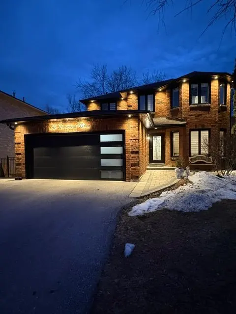 35 Hammond DR #Main, Aurora, ON L4G 2T8