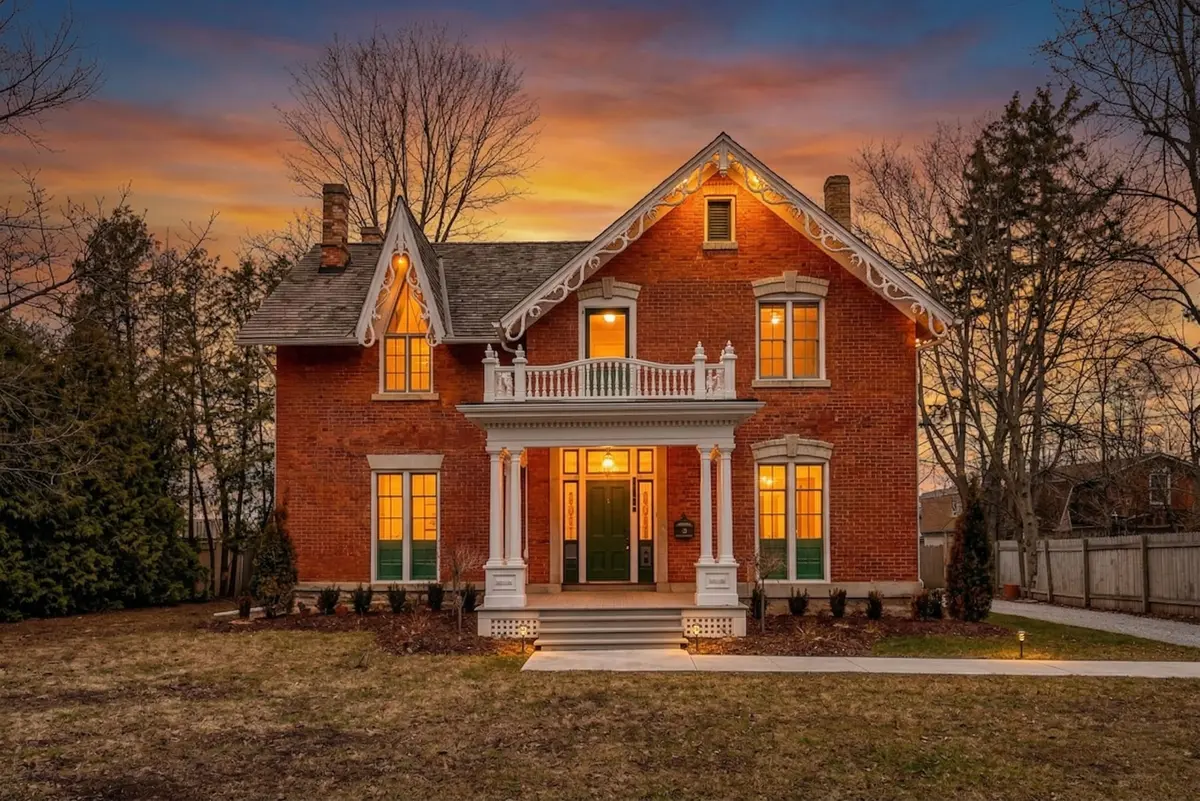 262 Main ST W, Grimsby, ON L3M 1S4