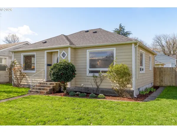 835 20TH AVE, Longview, WA 98632