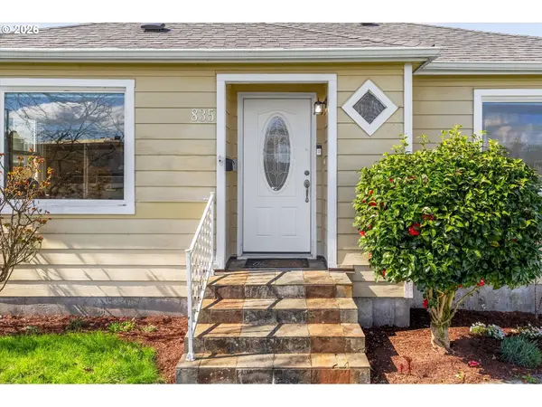 835 20TH AVE, Longview, WA 98632