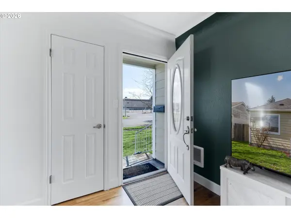 835 20TH AVE, Longview, WA 98632