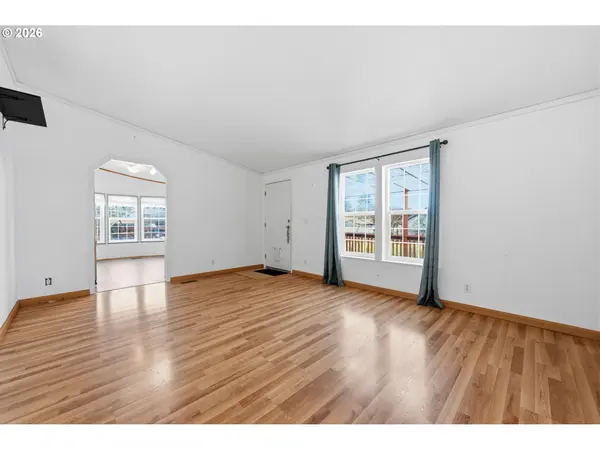 912 ASH ST, Brownsville, OR 97327