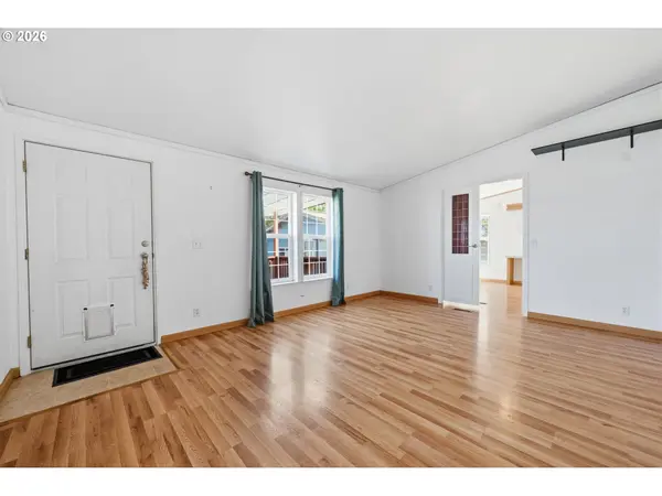 912 ASH ST, Brownsville, OR 97327