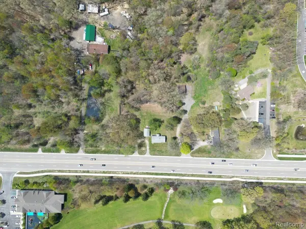 7165 SASHABAW RD, Village Of Clarkston, MI 48348