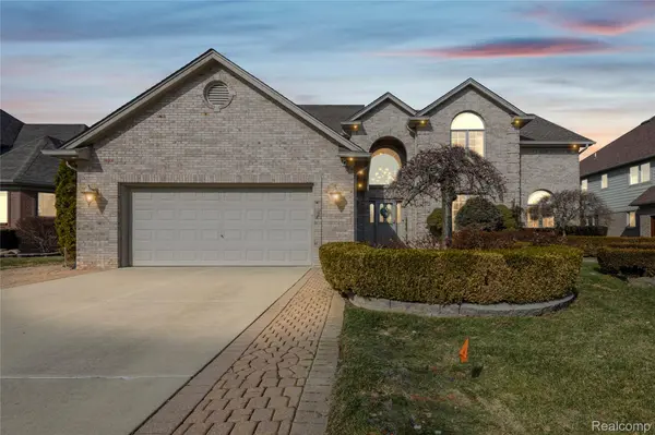 17035 Sutton Place DR, Macomb Township, MI 48042