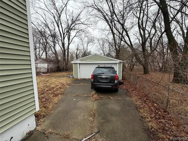 16188 Chatham ST, Detroit, MI 48219