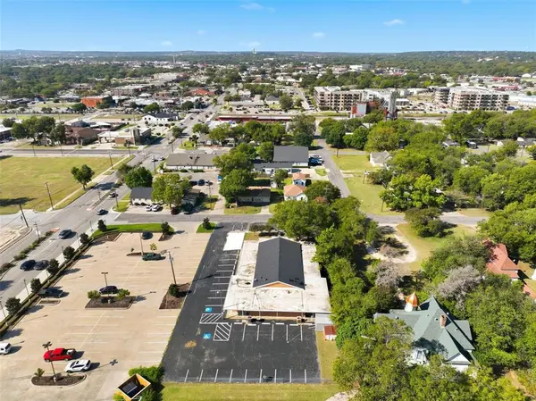 116 N Clark Street, Burleson, TX 76028