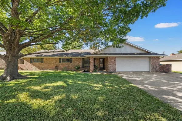 1002 W Elizabeth Drive, Robinson, TX 76706