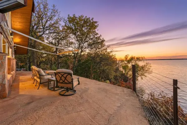 640 Diamond Point Drive, Oak Point, TX 75068