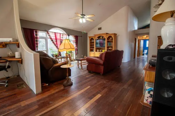 5562 Cedar Creek Drive, Kemp, TX 75143