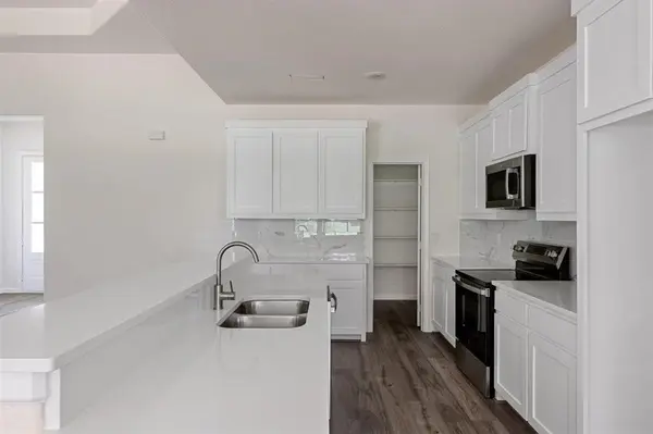 180 Nix Drive, Emory, TX 75440