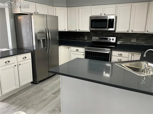 72 Hanson LN, Pueblo, CO 81001